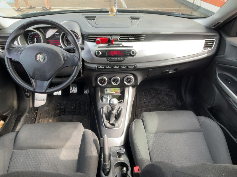 Alfa Romeo Giulietta 1.4 Turbo Distinctive 2013 – снимка 17