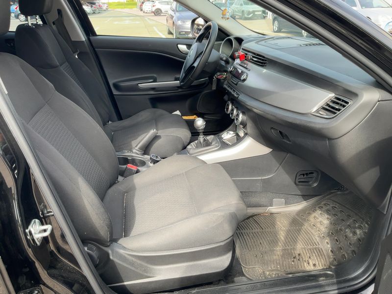 Alfa Romeo Giulietta 1.4 Turbo Distinctive 2013 – снимка 16