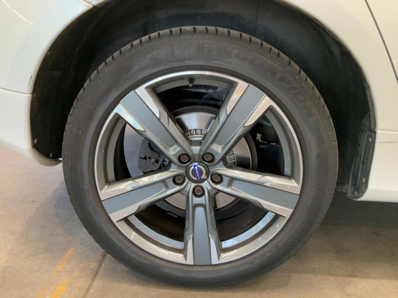 Volvo XC60 2.0 D4 Linje Inscription 2WD 2017 – снимка 9