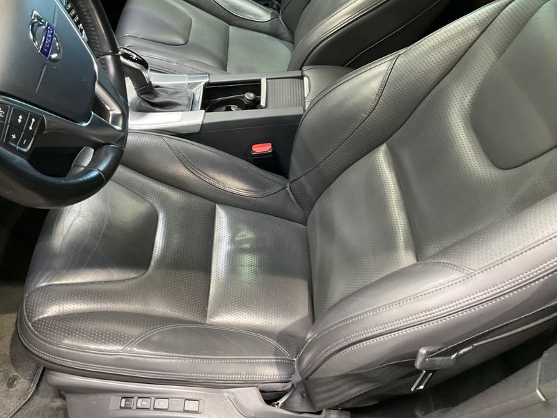 Volvo XC60 2.0 D4 Linje Inscription 2WD 2017 – снимка 24