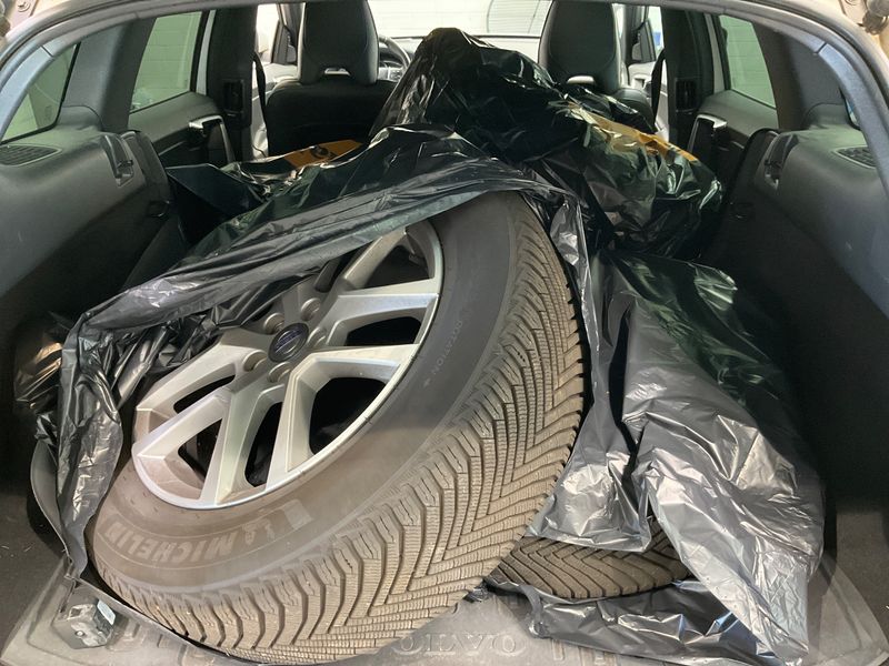 Volvo XC60 2.0 D4 Linje Inscription 2WD 2017 – снимка 15