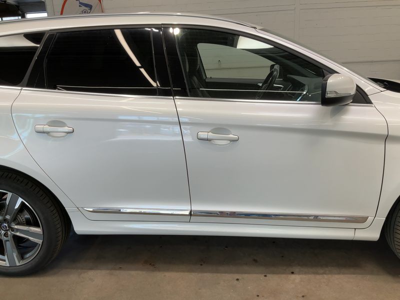 Volvo XC60 2.0 D4 Linje Inscription 2WD 2017 – снимка 10
