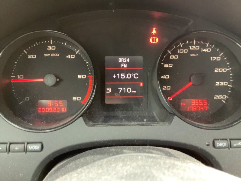Seat Exeo 2.0 TDI Reference 2012 – снимка 18