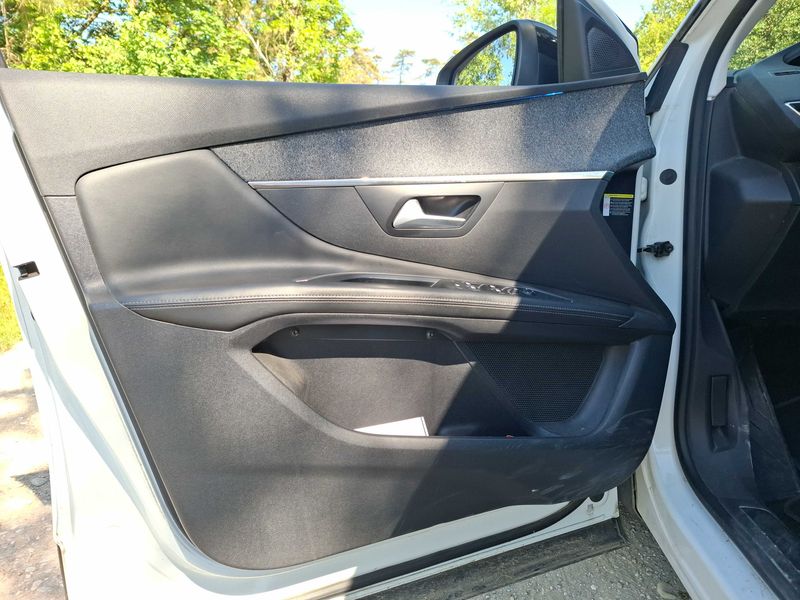 Peugeot 3008 1.6 Blue-HDi Allure 2017 – снимка 65