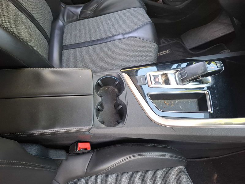Peugeot 3008 1.6 Blue-HDi Allure 2017 – снимка 51