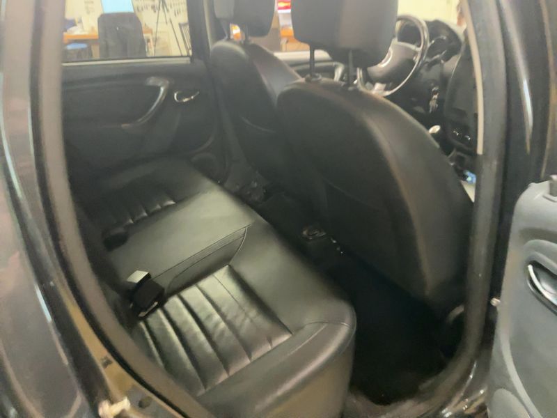 Dacia Duster 1.2 TCe Prestige 4x2 2017 – снимка 19