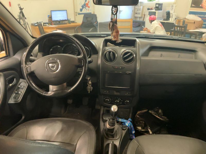 Dacia Duster 1.2 TCe Prestige 4x2 2017 – снимка 17