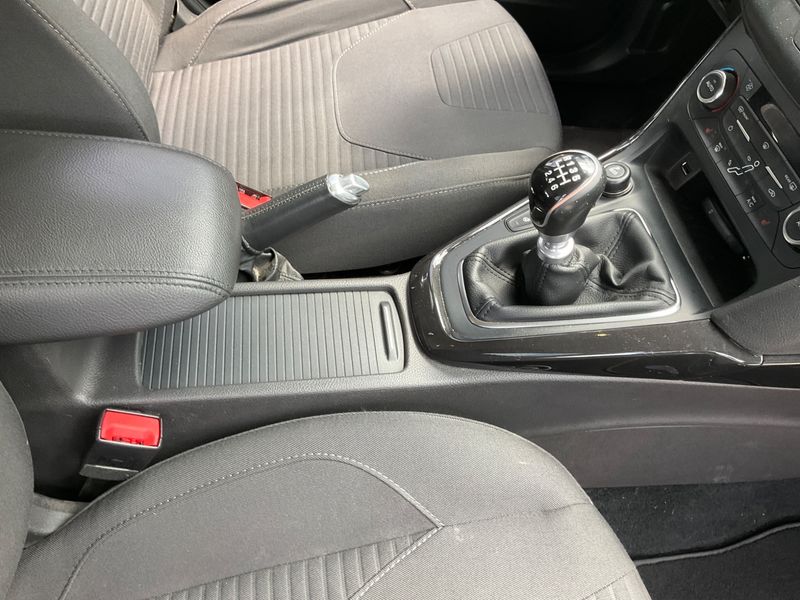 Ford Focus 1.5 TDCi Titanium 2015 – снимка 29