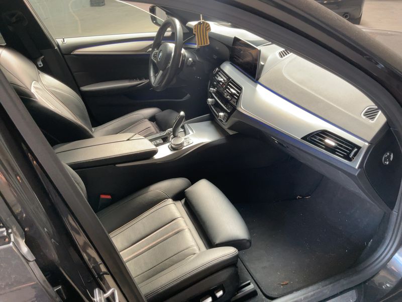 BMW 5er 530e xDrive M Sport 2020 – снимка 16