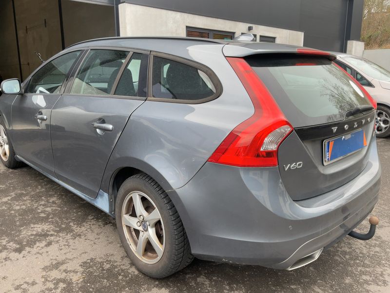 Volvo V60 2.0 D4 Kinetic 2018 – снимка 6