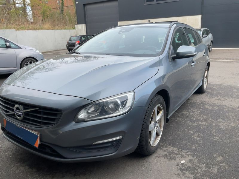 Volvo V60 2.0 D4 Kinetic 2018 – снимка 1