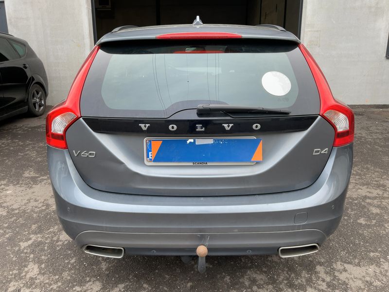 Volvo V60 2.0 D4 Kinetic 2018 – снимка 7