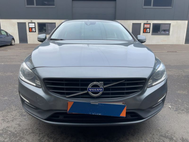 Volvo V60 2.0 D4 Kinetic 2018 – снимка 14