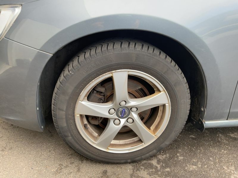Volvo V60 2.0 D4 Kinetic 2018 – снимка 3