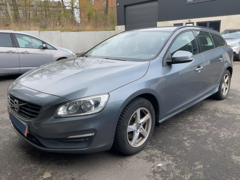 Volvo V60 2.0 D4 Kinetic 2018 – снимка 2