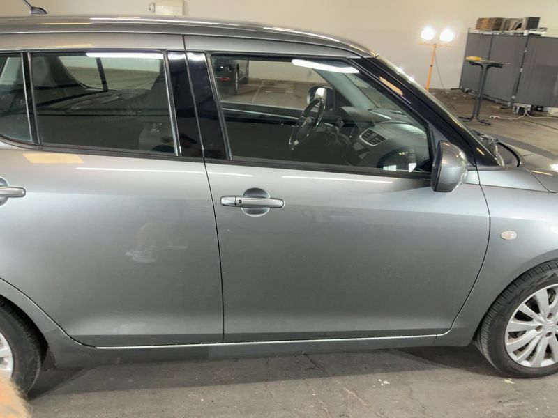Suzuki Swift 1.2 Comfort 2011 – снимка 10