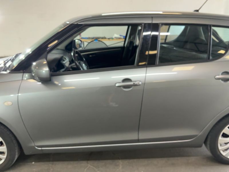 Suzuki Swift 1.2 Comfort 2011 – снимка 4