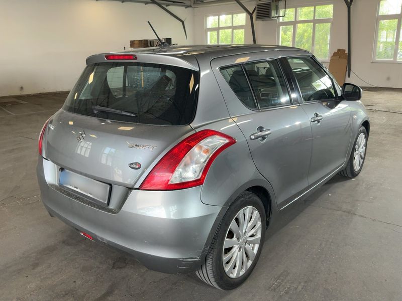 Suzuki Swift 1.2 Comfort 2011 – снимка 8