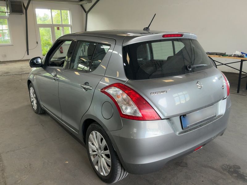 Suzuki Swift 1.2 Comfort 2011 – снимка 6