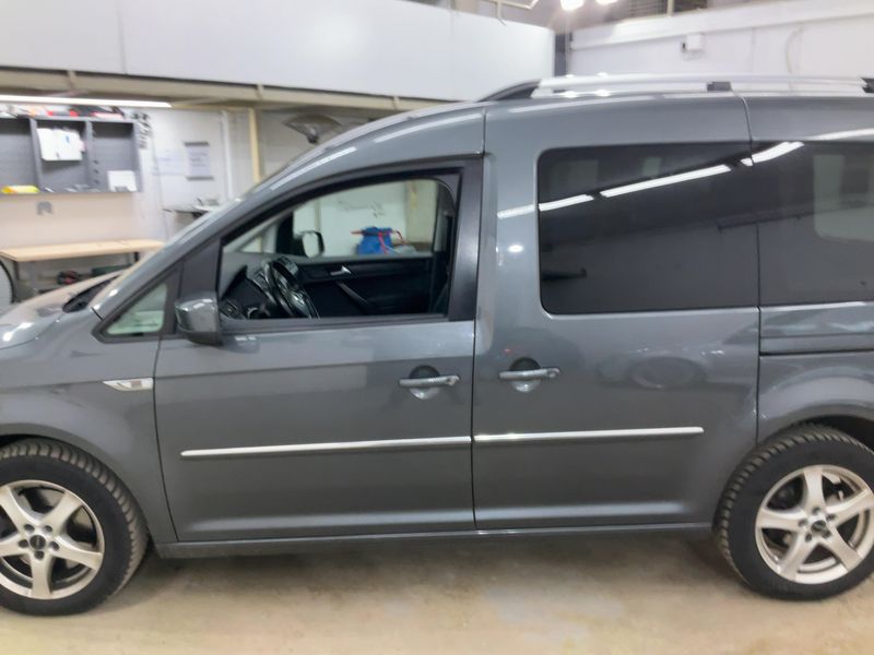 Volkswagen Caddy 2.0 TDI Highline BlueMotion Tech 2018 – снимка 4