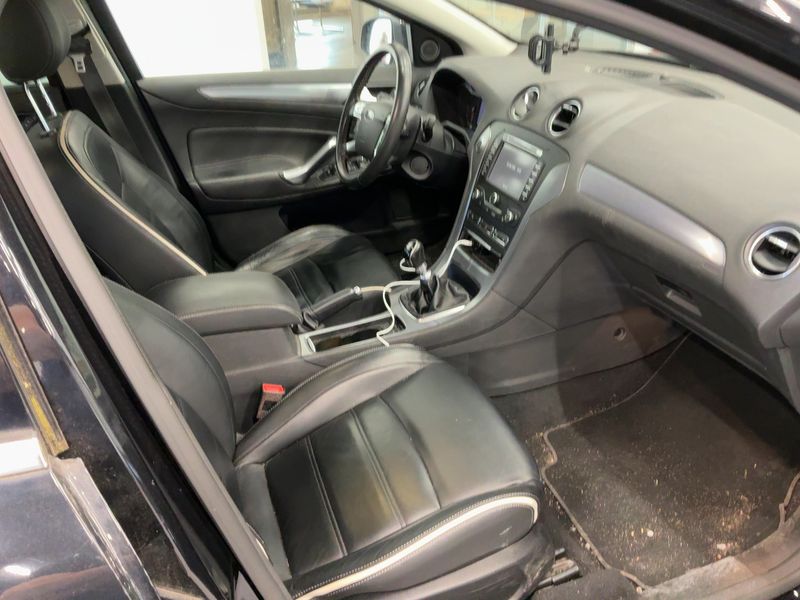 Ford Mondeo 2.0 TDCi Ambiente 2013 – снимка 16