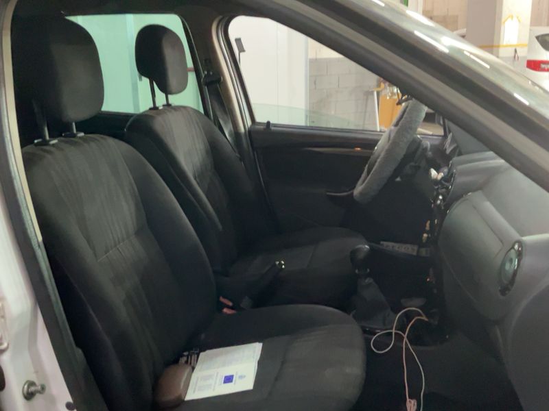 Dacia Duster 1.5 dCi Laureate 4x2 2012 – снимка 16