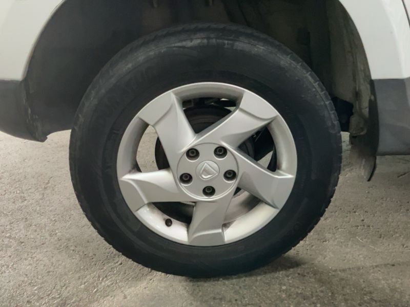 Dacia Duster 1.5 dCi Laureate 4x2 2012 – снимка 9