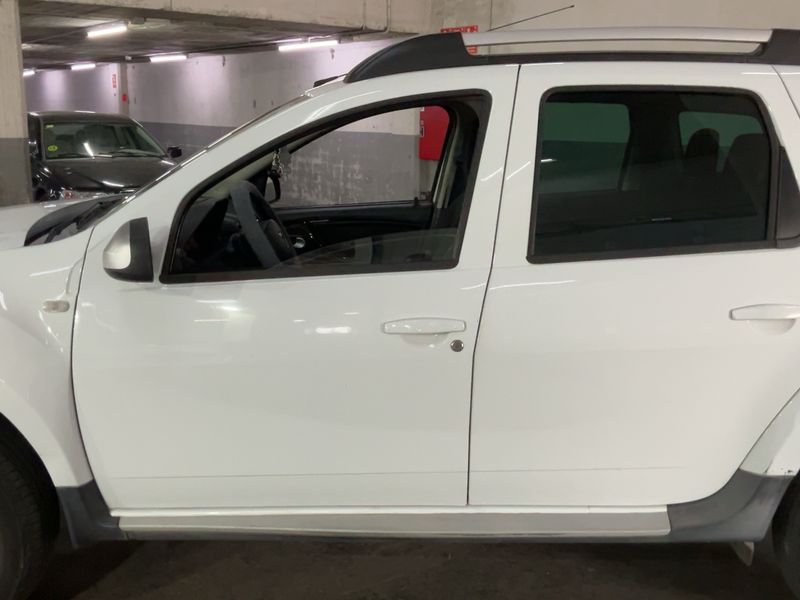 Dacia Duster 1.5 dCi Laureate 4x2 2012 – снимка 4