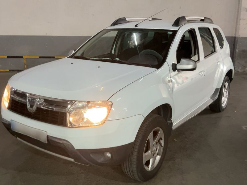 Dacia Duster 1.5 dCi Laureate 4x2 2012 – снимка 1