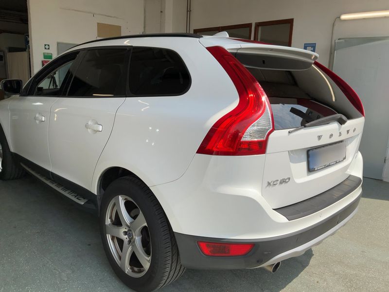 Volvo XC60 2.4 D5 Kinetic AWD 2009 – снимка 6