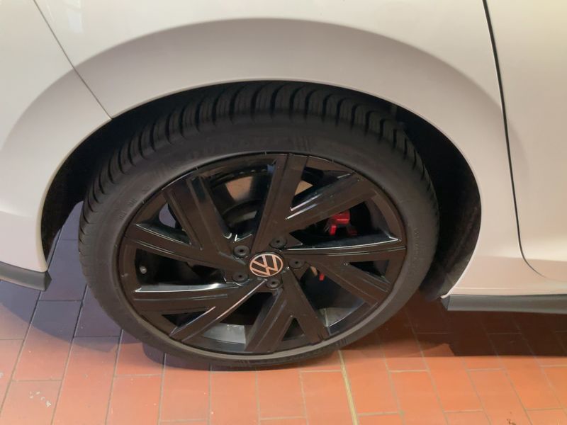 Volkswagen Golf VIII 2.0 TSI GTI 2022 – снимка 9