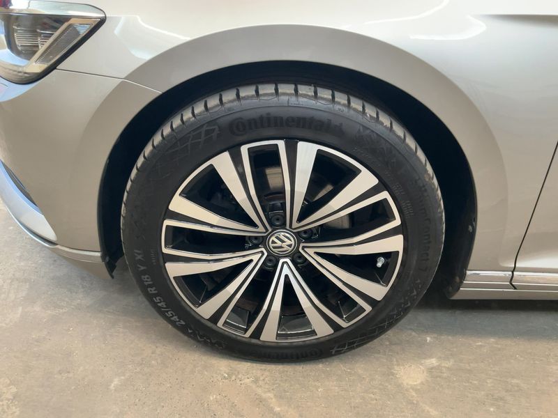 Volkswagen Passat 2.0 TDI Comfortline BlueMotion Tech 2017 – снимка 3