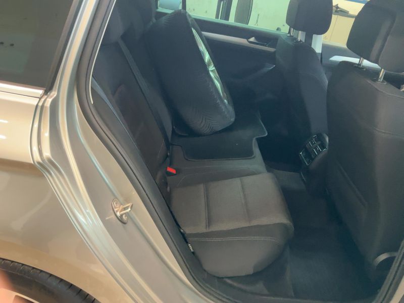 Volkswagen Passat 2.0 TDI Comfortline BlueMotion Tech 2017 – снимка 20