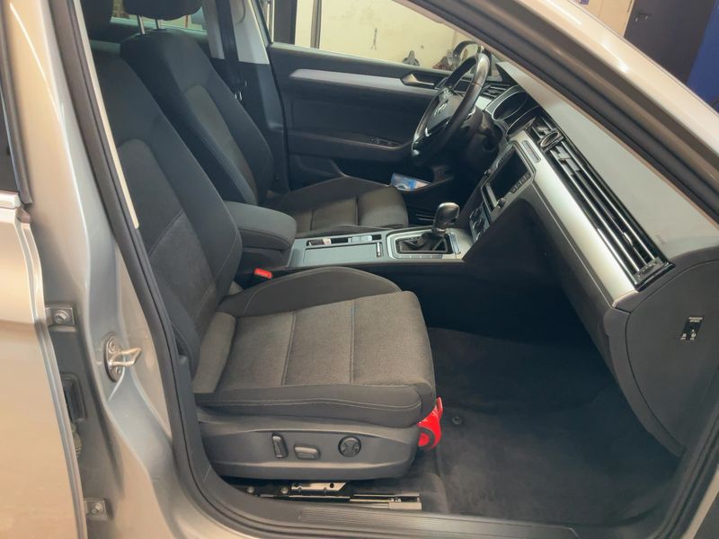 Volkswagen Passat 2.0 TDI Comfortline BlueMotion Tech 2017 – снимка 17