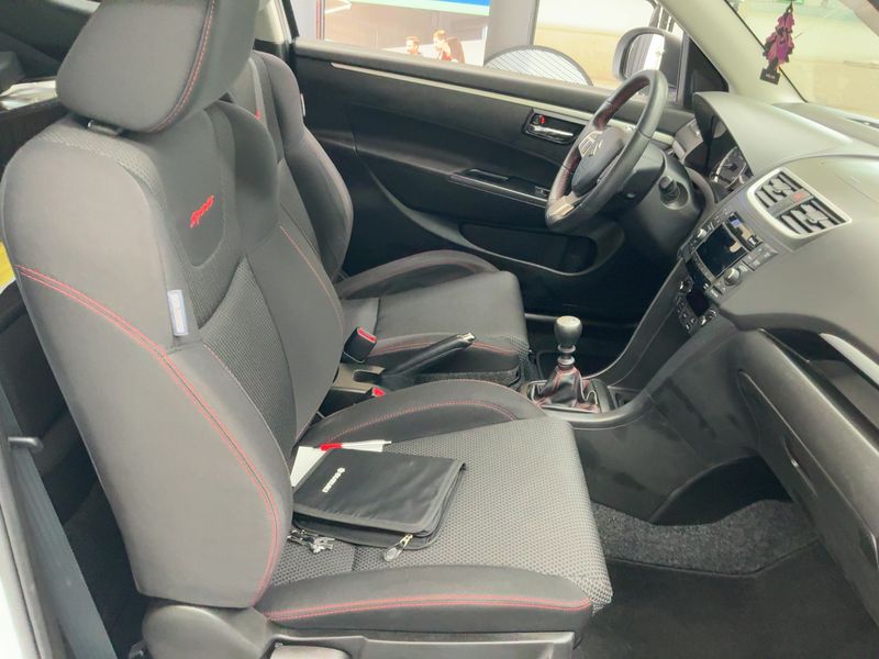 Suzuki Swift 1.6 Sport 2017 – снимка 17