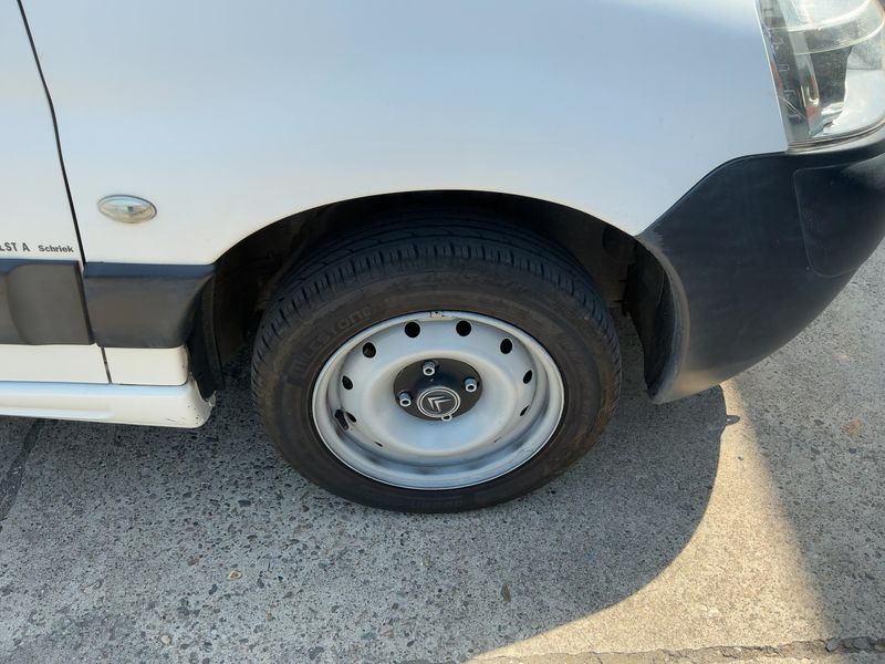 Citroen Berlingo 1.6 HDi Attraction 2011 – снимка 11