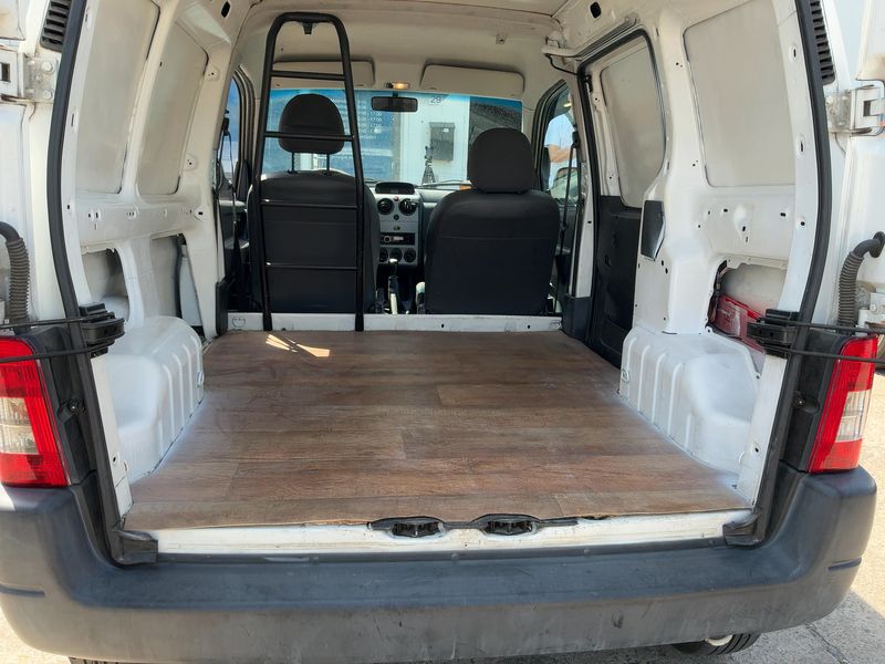 Citroen Berlingo 1.6 HDi Attraction 2011 – снимка 15