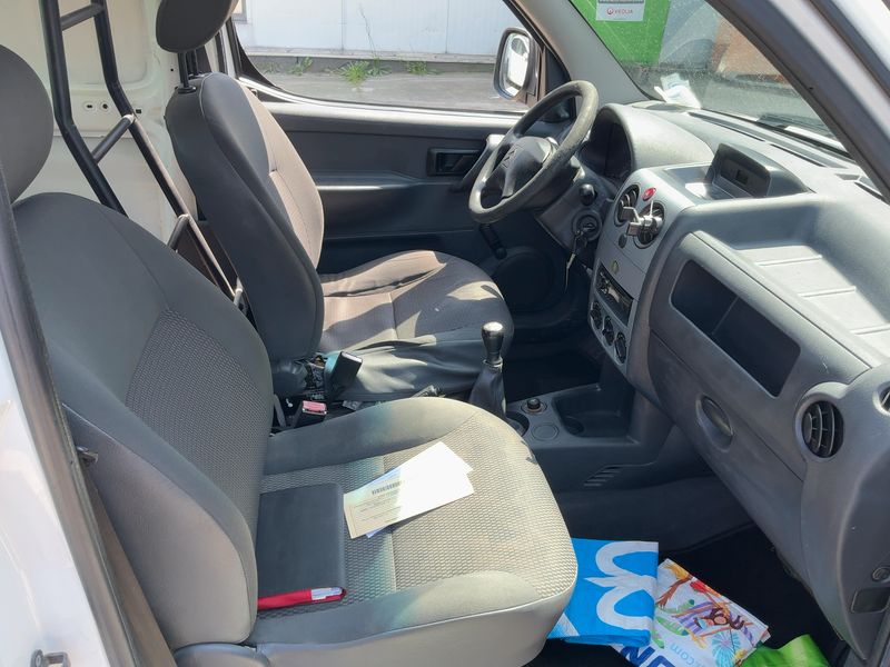 Citroen Berlingo 1.6 HDi Attraction 2011 – снимка 16