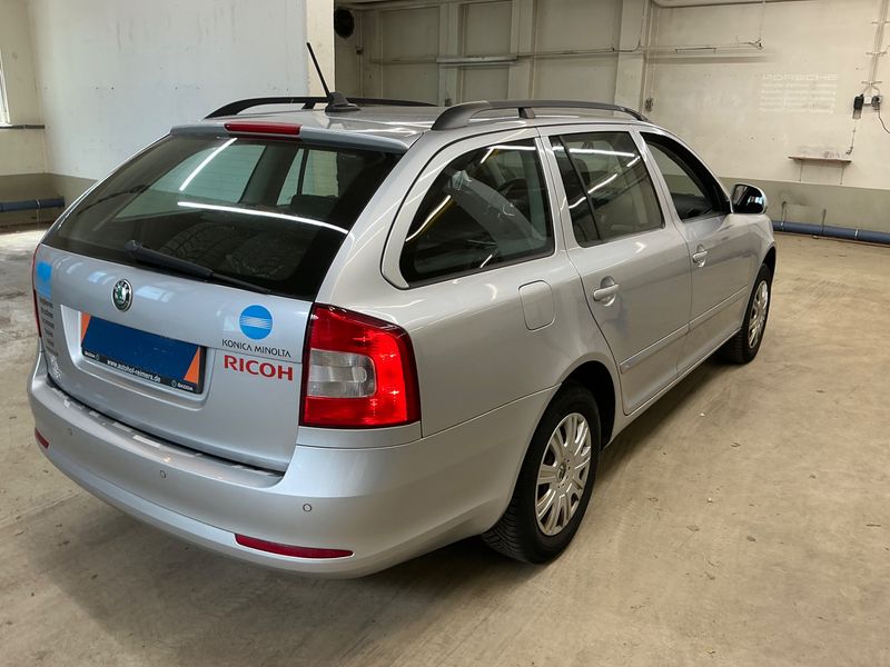 Skoda Octavia 1.6 TDI Ambition 2013 – снимка 2