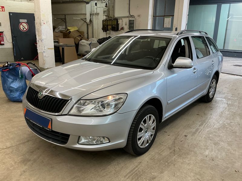 Skoda Octavia 1.6 TDI Ambition 2013 – снимка 1