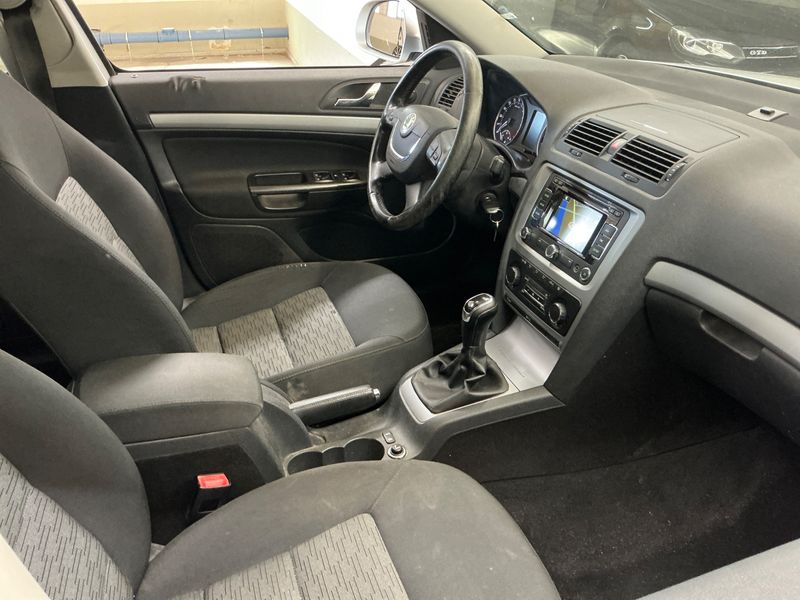 Skoda Octavia 1.6 TDI Ambition 2013 – снимка 3