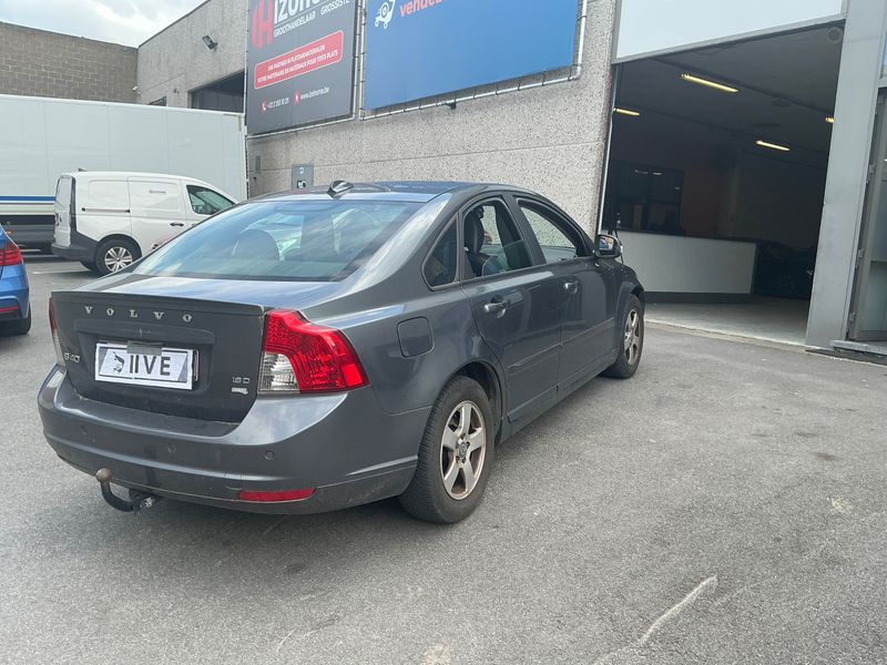 Volvo S40 1.6 DRIVe Momentum 2010 – снимка 2
