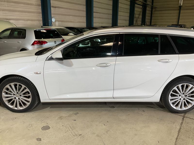 Opel Insignia Sports Tourer 2.0 CDTI Innovation 4x4 2019 – снимка 4