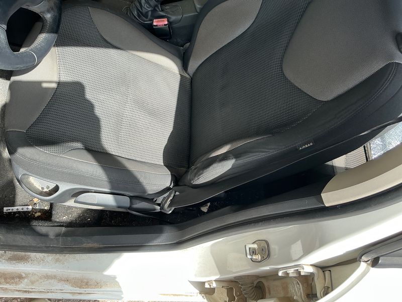 Peugeot 308 1.6 HDi Active 2011 – снимка 28