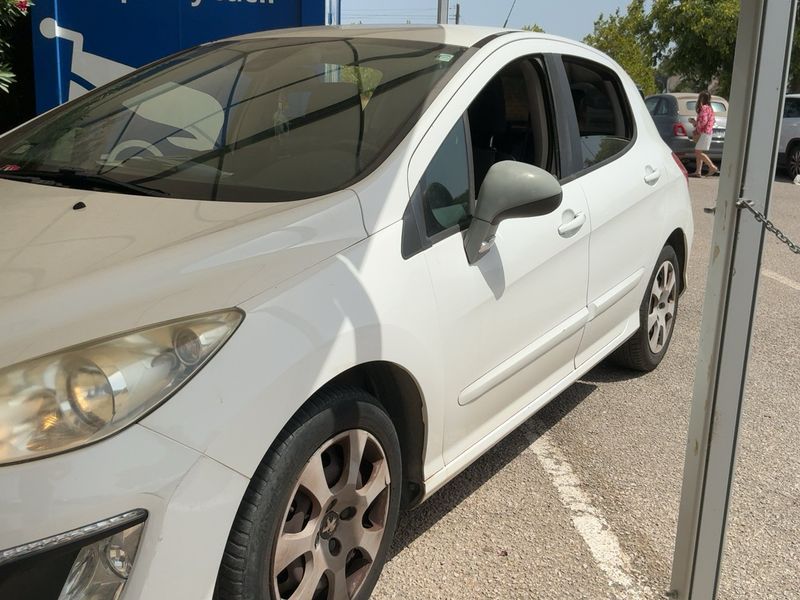 Peugeot 308 1.6 HDi Active 2011 – снимка 2