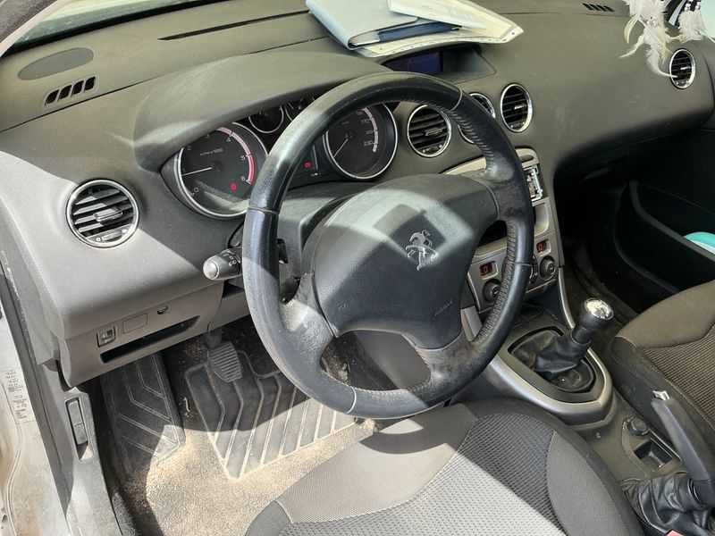Peugeot 308 1.6 HDi Active 2011 – снимка 27