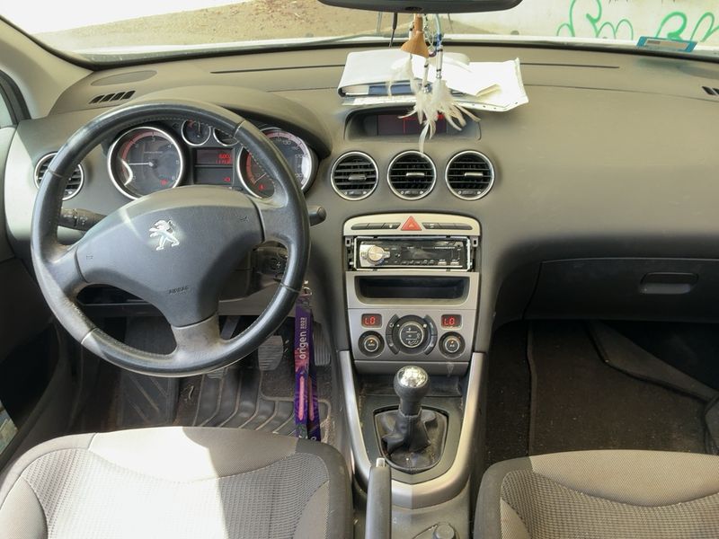 Peugeot 308 1.6 HDi Active 2011 – снимка 17
