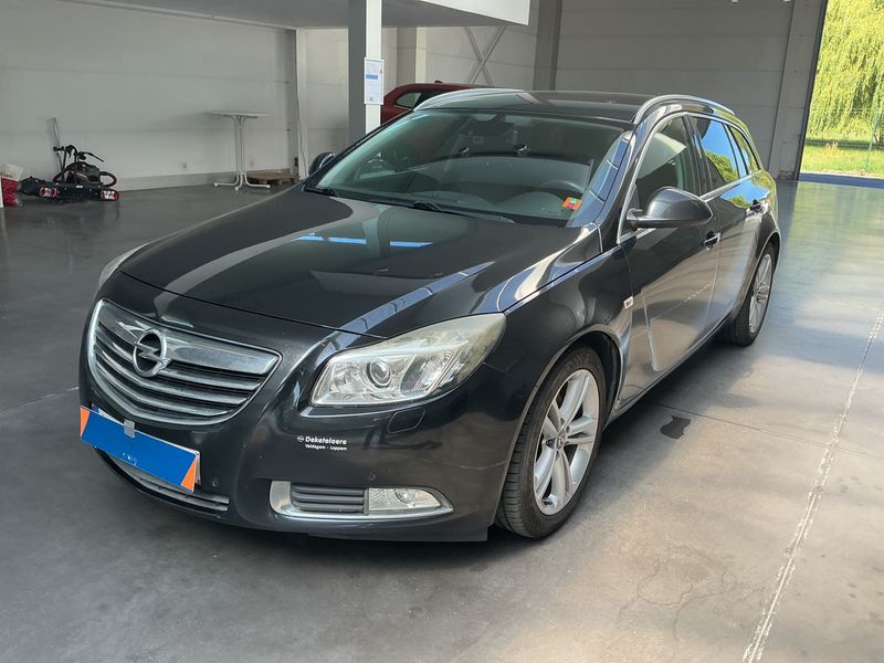 Opel Insignia Sports Tourer 2.0 CDTI Sport 2010 – снимка 1