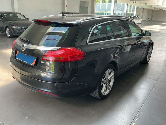 Opel Insignia Sports Tourer 2.0 CDTI Sport 2010 – снимка 2