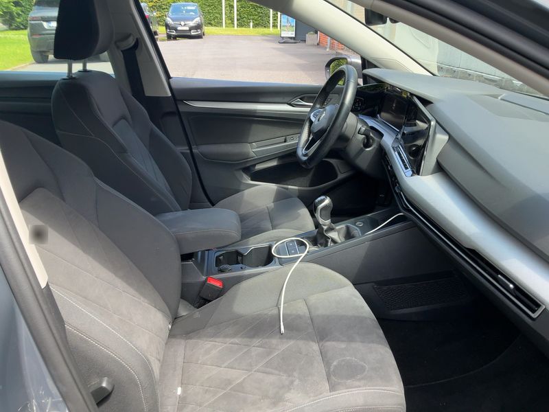 Volkswagen Golf VIII 1.0 TSI Life 2021 – снимка 16